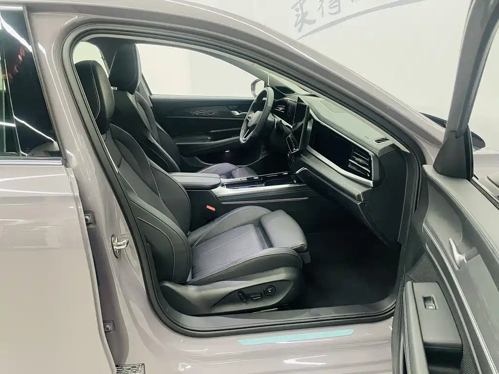 Passat 2025 Pro 380TSI Dragon Edition купить на сайте DeffCars