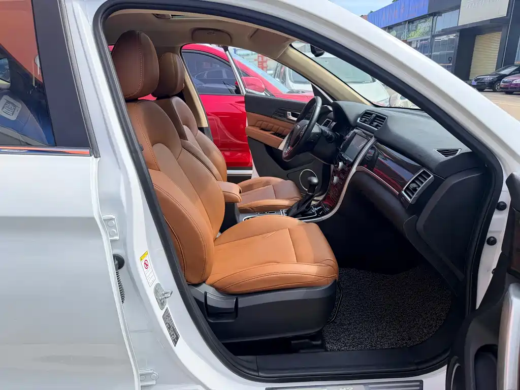 Haval H2 2015 1.5T automatic two-wheel drive premium version купить на сайте DeffCars