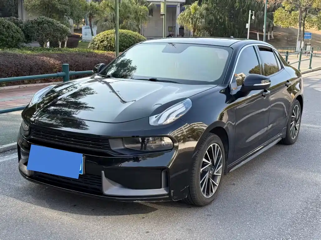 Lynk & Co 03 2021 1.5TD DCT Plus купить на сайте DeffCars