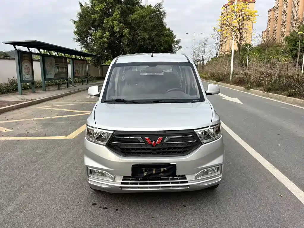 Wuling Hongguang V 2019 1.5L standard L2B купить на сайте DeffCars