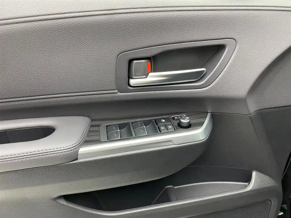 SIENNA 2024 2.5L Hybrid Premium Edition купить на сайте DeffCars