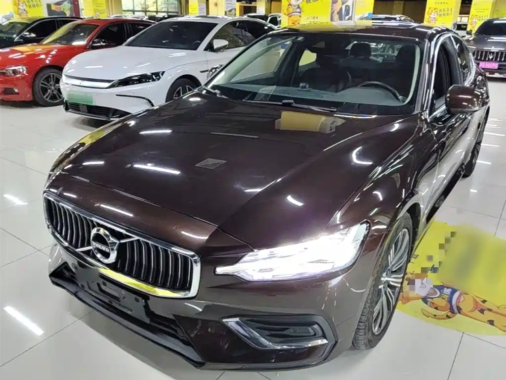 Volvo S60 2020 T4 Zhiyuan Luxury Edition купить на сайте DeffCars