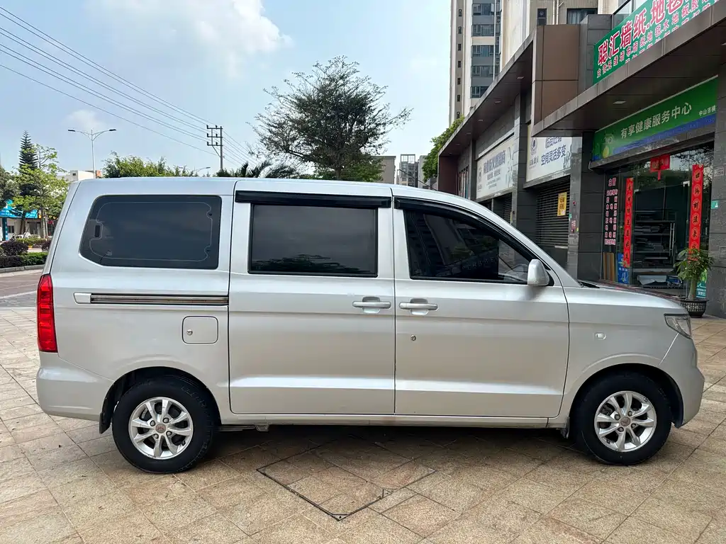 Wuling Hongguang V 2021 1.5L facelift version LAR купить на сайте DeffCars