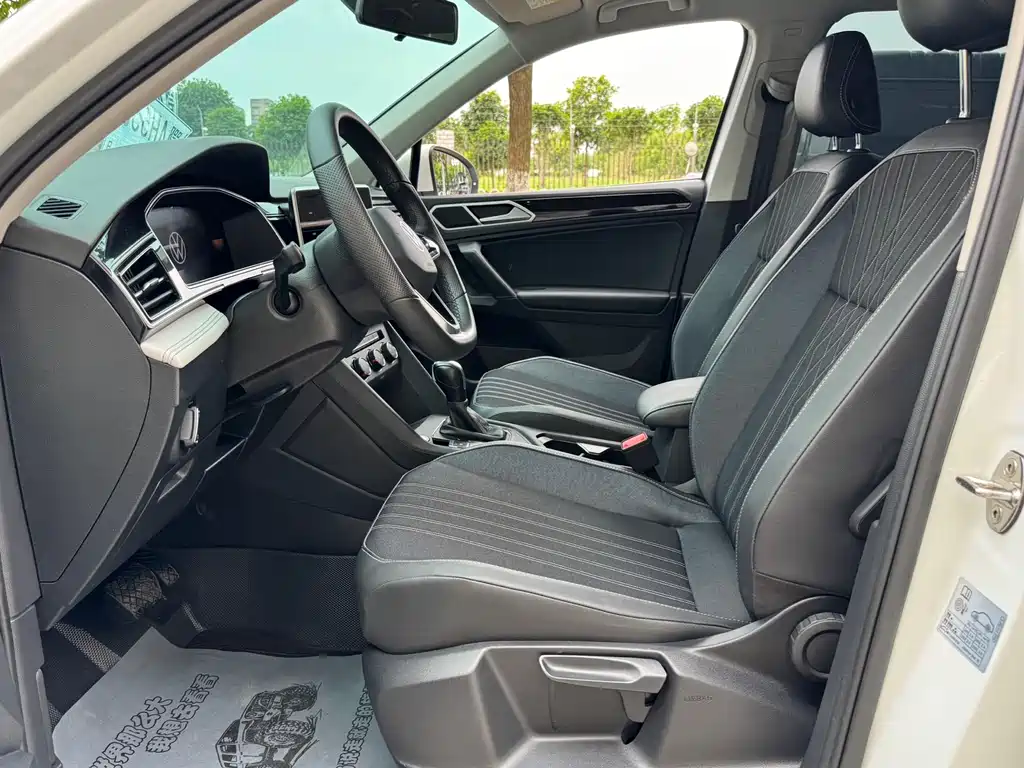Tiguan L 2023 330TSI automatic two-wheel drive comfort version купить на сайте DeffCars