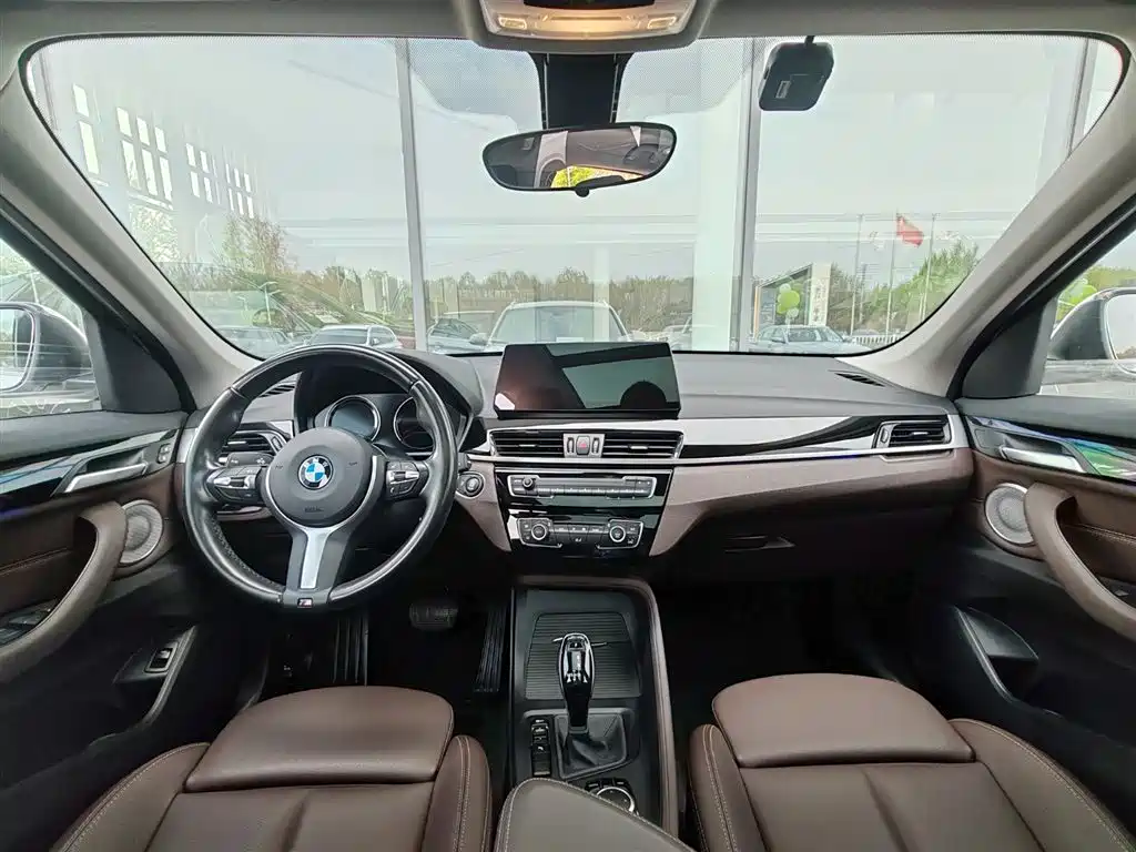 BMW X1 2022 sDrive25Li Leading Model купить на сайте DeffCars