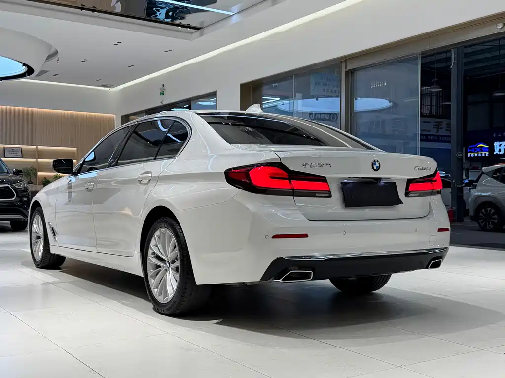 BMW 5 Series 2022 525Li Luxury Package купить на сайте DeffCars