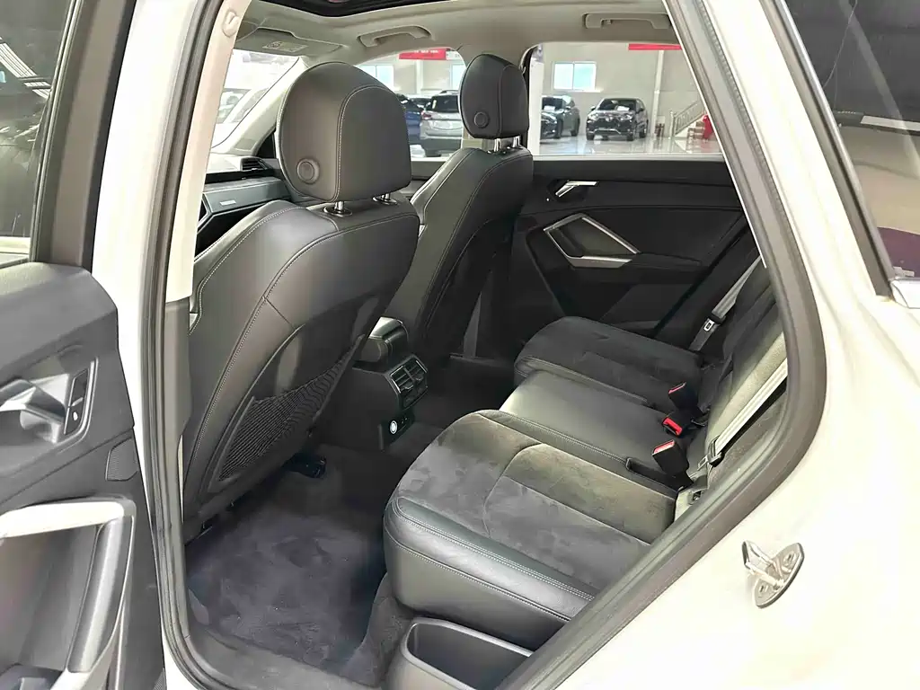 Audi Q3 2021 35 TFSI Fashionable and Dynamic купить на сайте DeffCars