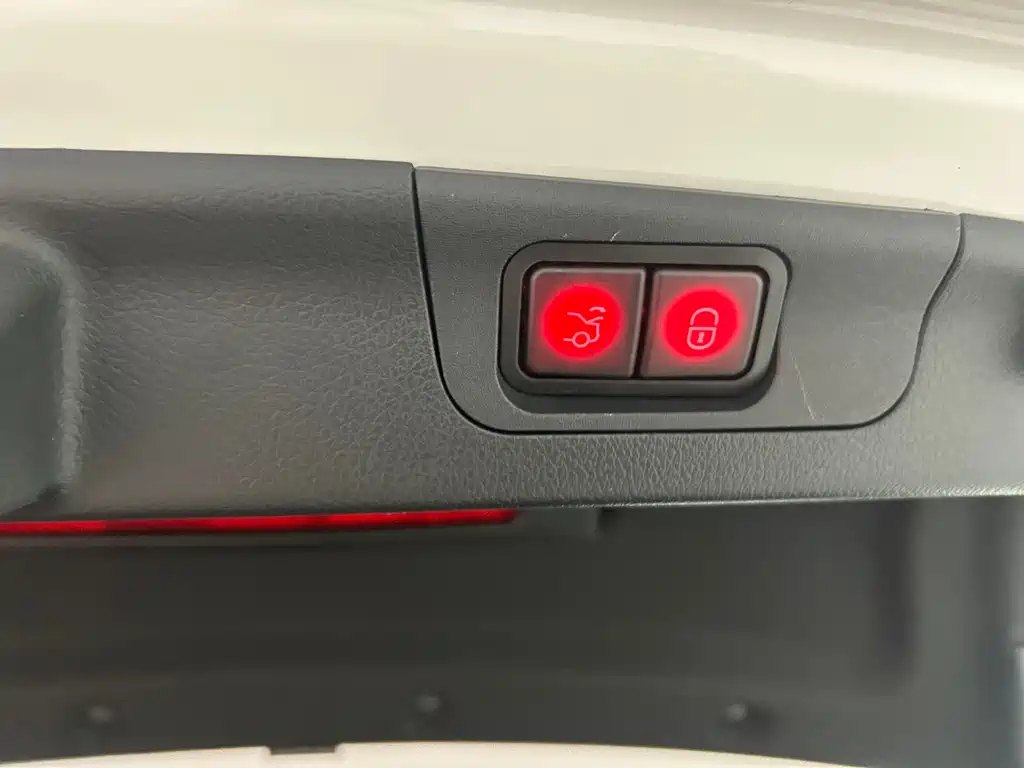 Mercedes-Benz C-Class 2025 C 260 L купить на сайте DeffCars