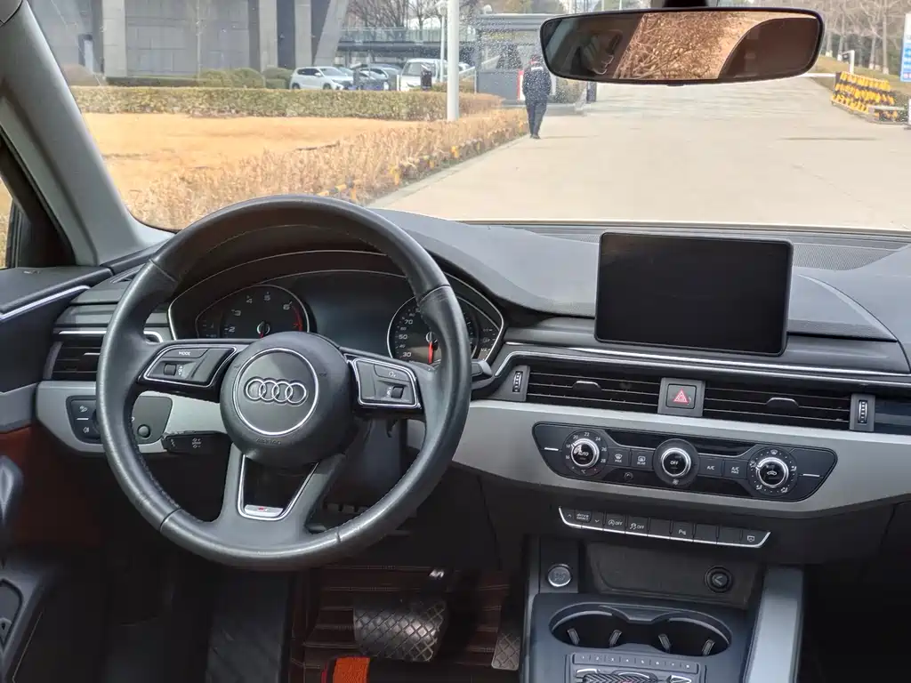 Audi A4L 2018 30th Anniversary Model 40 TFSI Enterprising купить на сайте DeffCars