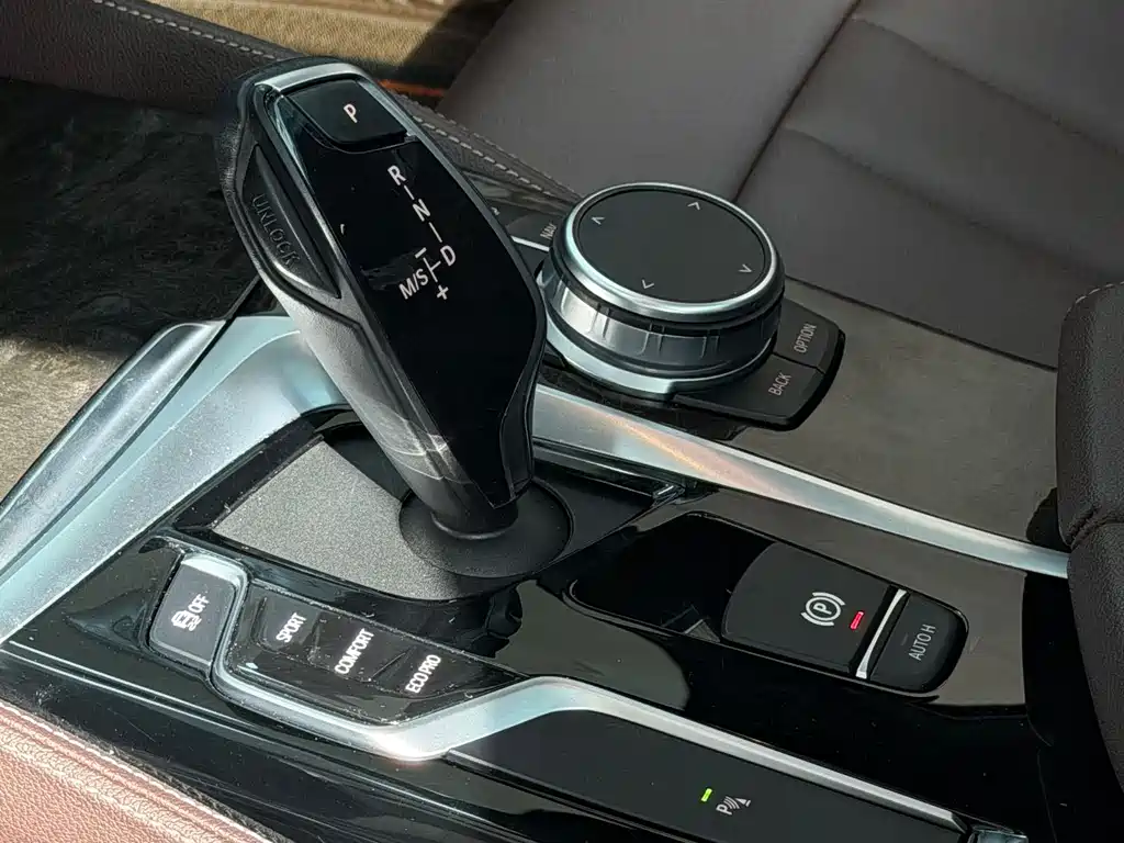 BMW 5 Series 2020 525Li M Sports Package купить на сайте DeffCars