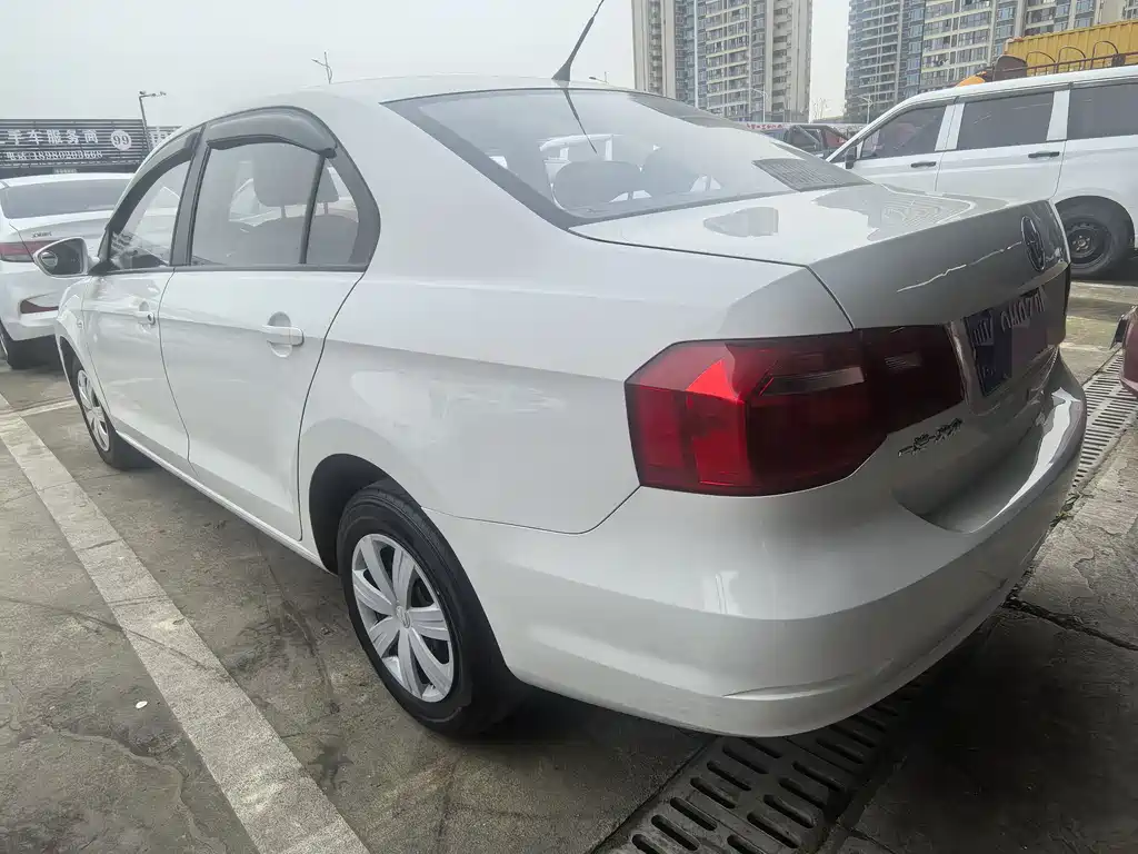 Jetta 2015 Premium Edition 1.6L Manual Fashion Model купить на сайте DeffCars