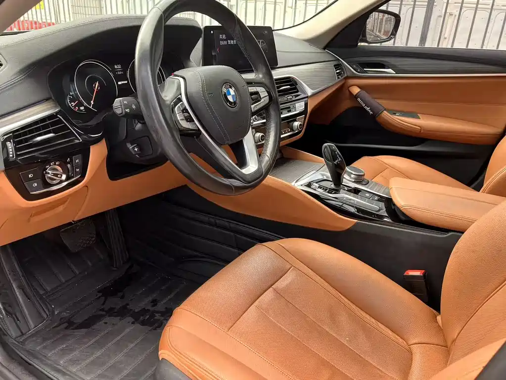 BMW 5 Series New Energy 2018 530Le Luxury Package купить на сайте DeffCars