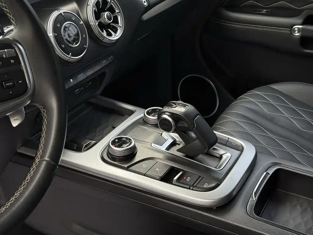 Tank 300 2023 Off-Road Version 2.0T Conqueror купить на сайте DeffCars