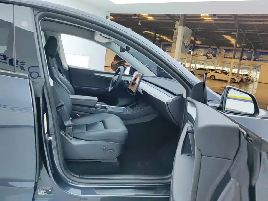 Model Y 2024款 后轮驱动版 купить на сайте DeffCars