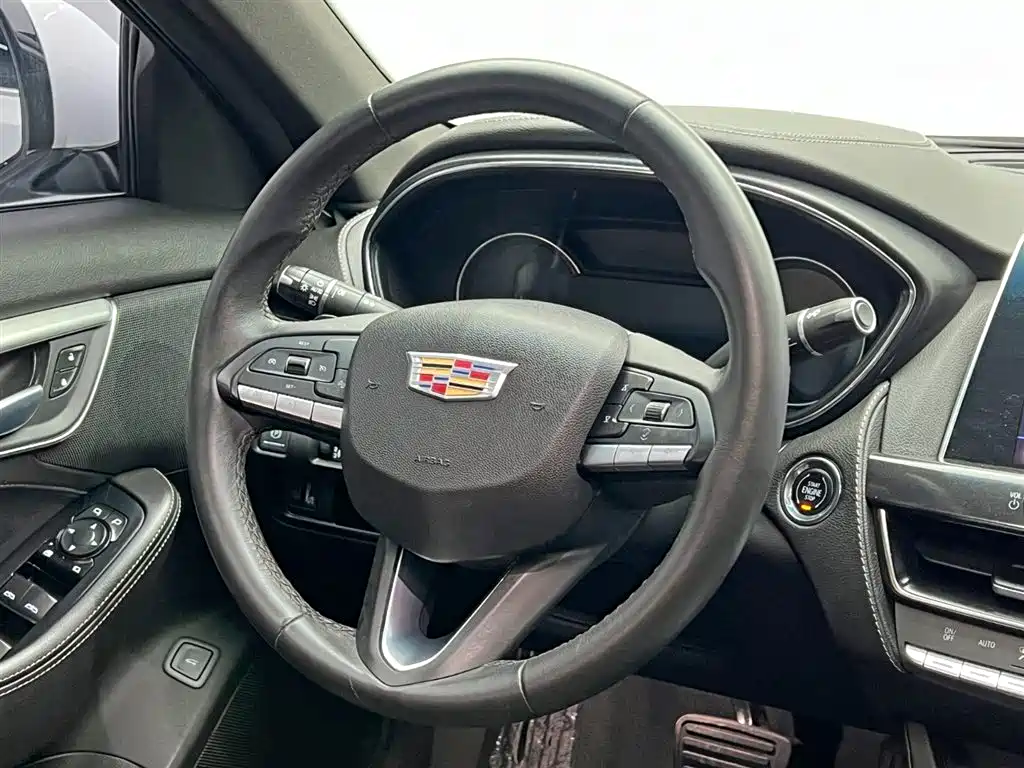 Cadillac CT5 2021 28T Fashion Model купить на сайте DeffCars