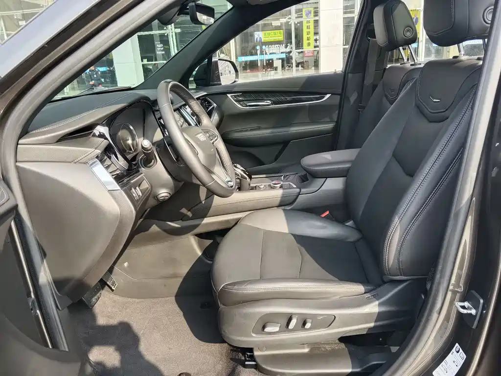 Cadillac XT6 2020 28T six-seat luxury model купить на сайте DeffCars