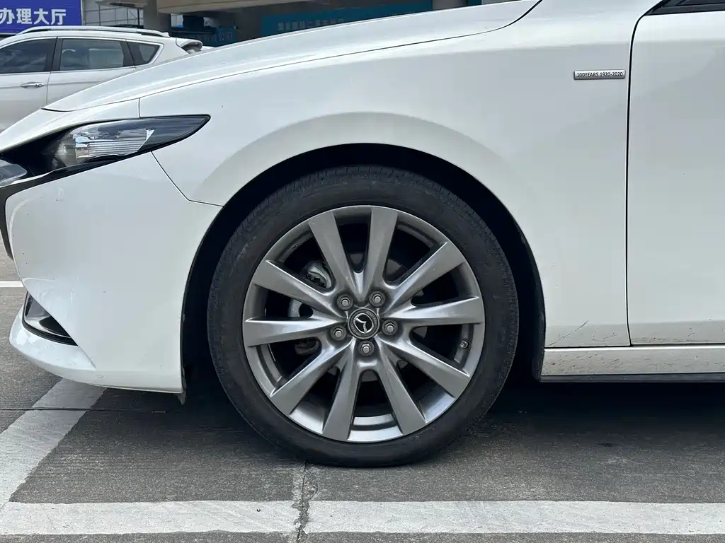 Mazda3 Angkesela 2022 2.0L Automatic Premium Edition купить на сайте DeffCars