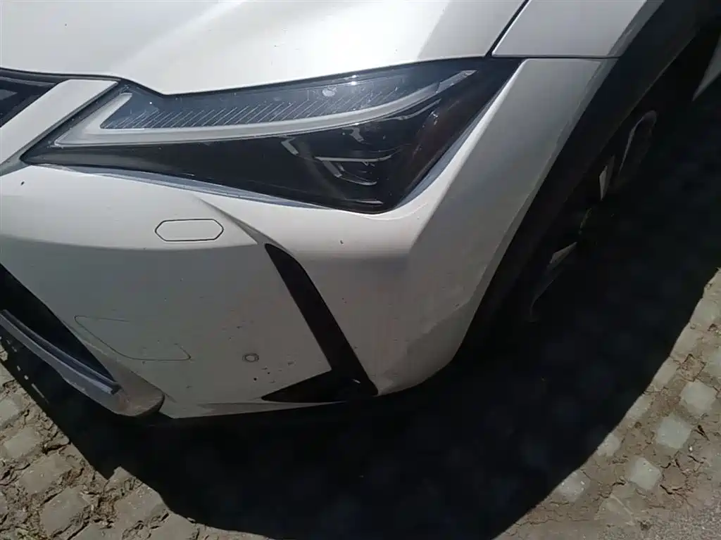 Lexus UX 2020 260h Discovery Edition купить на сайте DeffCars