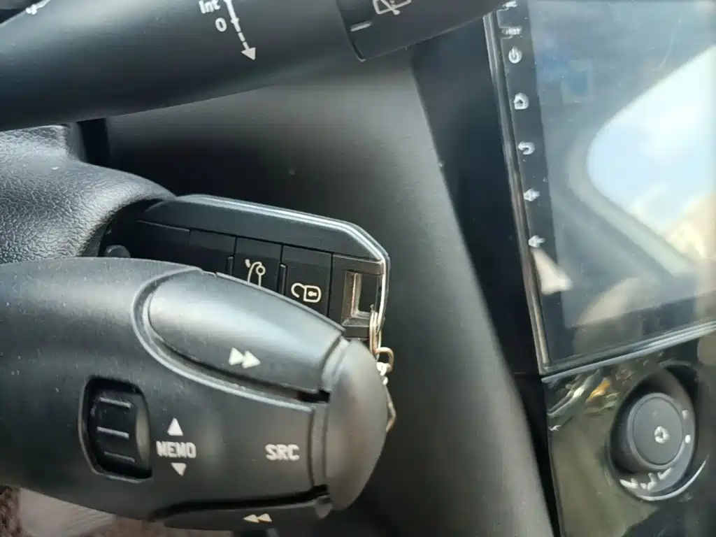 Peugeot 3008 2016 1.6THP automatic standard version купить на сайте DeffCars