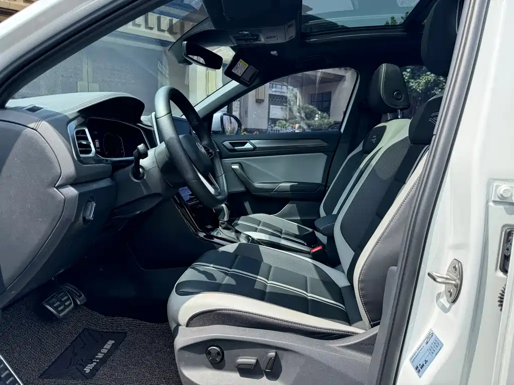 T-ROC 2025 facelift 300TSI DSG two-wheel drive Chenguang version купить на сайте DeffCars