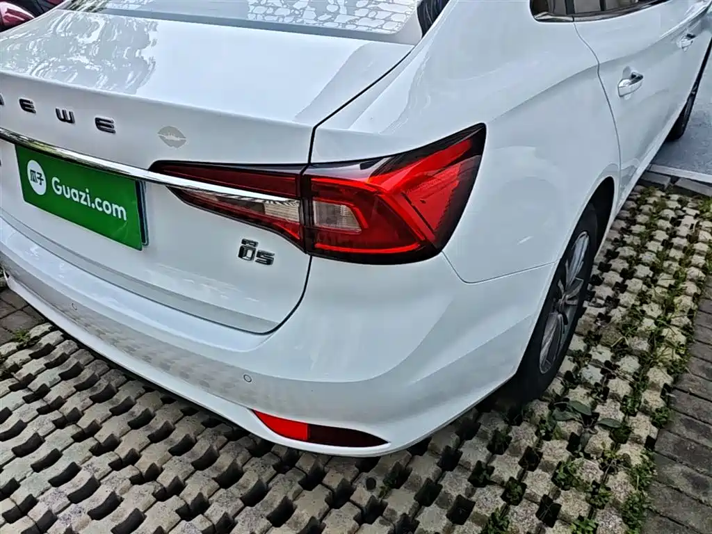 Roewe i5 2019 1.5L automatic 4G Internet Langham Edition купить на сайте DeffCars