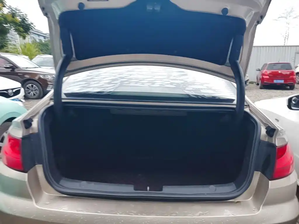 Emgrand GL 2018 1.4T manual elite smart connected model купить на сайте DeffCars