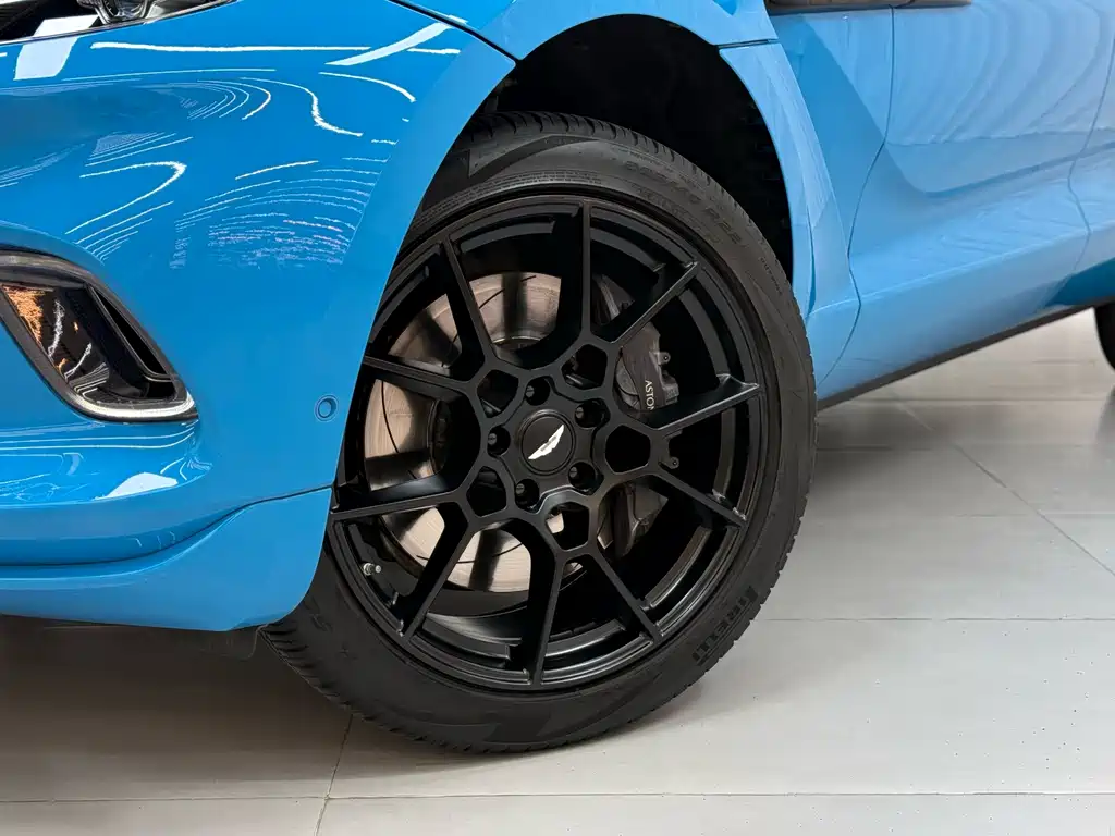 Aston Martin DBX 2022 3.0T STRAIGHT-SIX купить на сайте DeffCars