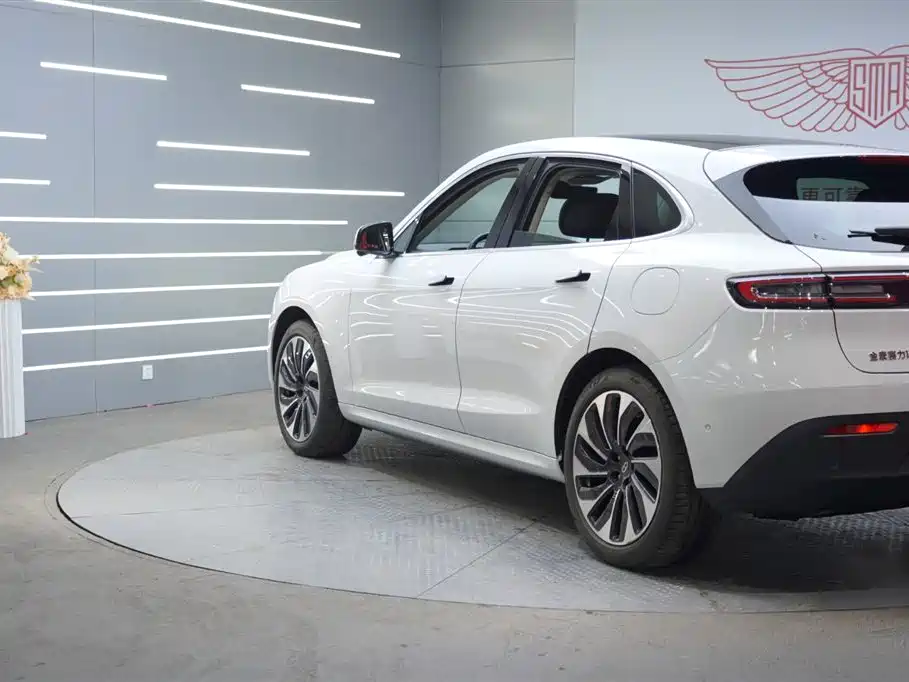 Wenjie M5 2022 extended range four-wheel drive performance version купить на сайте DeffCars