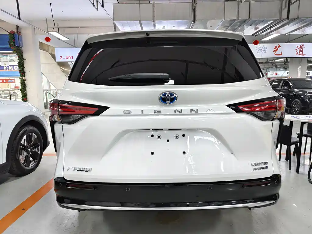 SIENNA 2023 2.5L Hybrid Premium Edition купить на сайте DeffCars