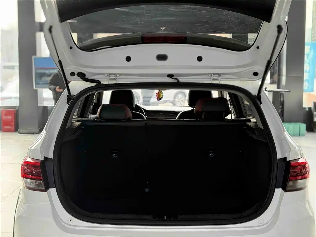 KX CROSS 2019 1.6L automatic smart sunroof version National V купить на сайте DeffCars