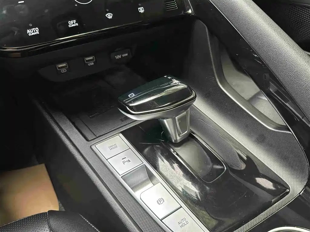 Elantra 2021 1.5L CVT LUX Premium Edition купить на сайте DeffCars