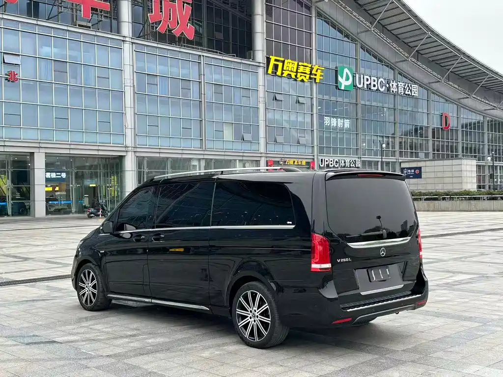 Mercedes-Benz V-Class 2022 V 260 L Long Wheelbase Luxury Edition купить на сайте DeffCars