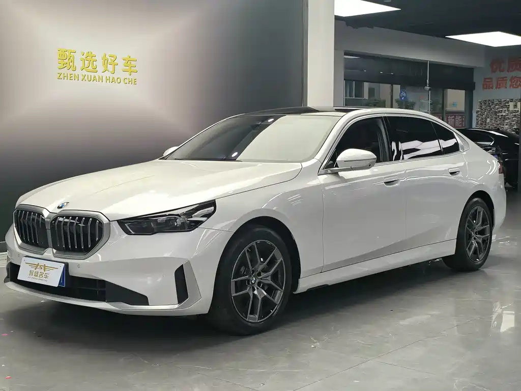 BMW 5 Series 2025 530Li Leading Luxury Package купить на сайте DeffCars