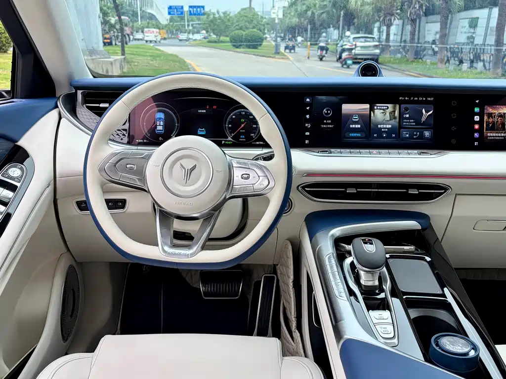 Lantu FREE 2021 four-wheel drive standard extended range exclusive luxury package купить на сайте DeffCars