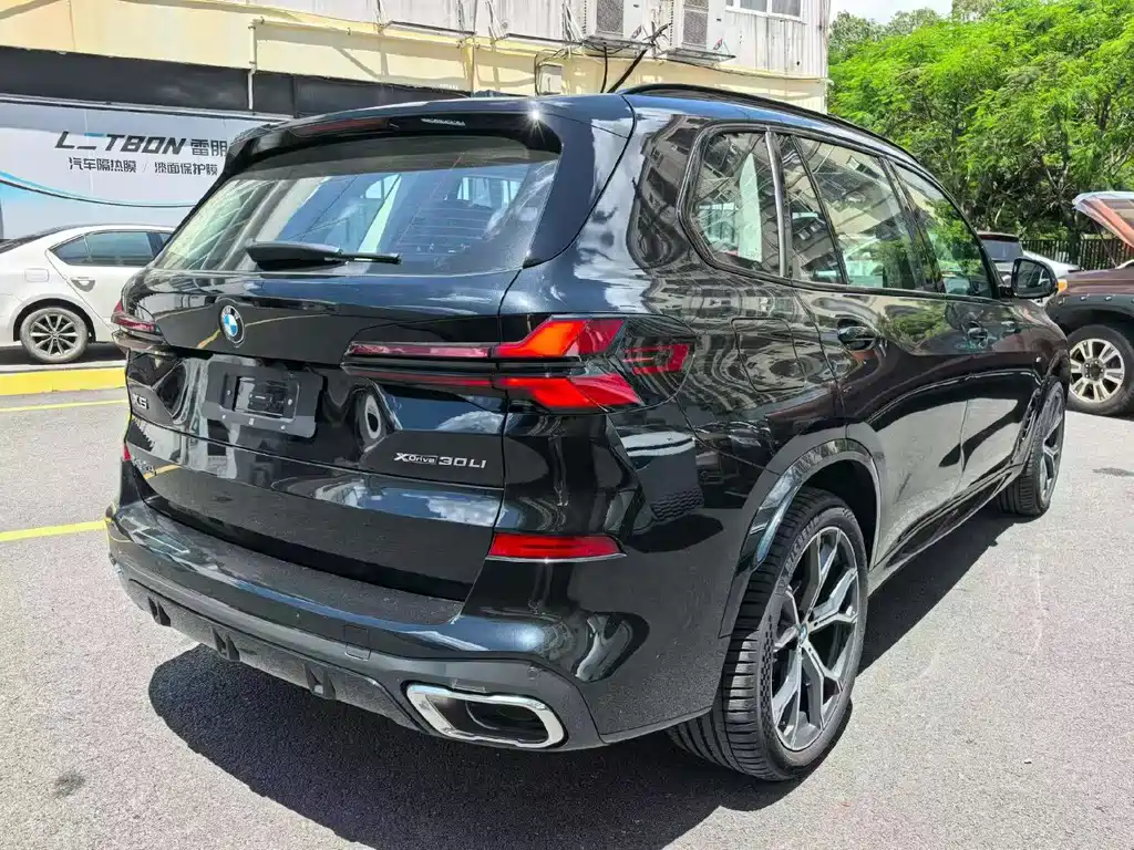 BMW X5 2026 Modified xDrive 30Li Premium M Sport Spectacular Package купить на сайте DeffCars