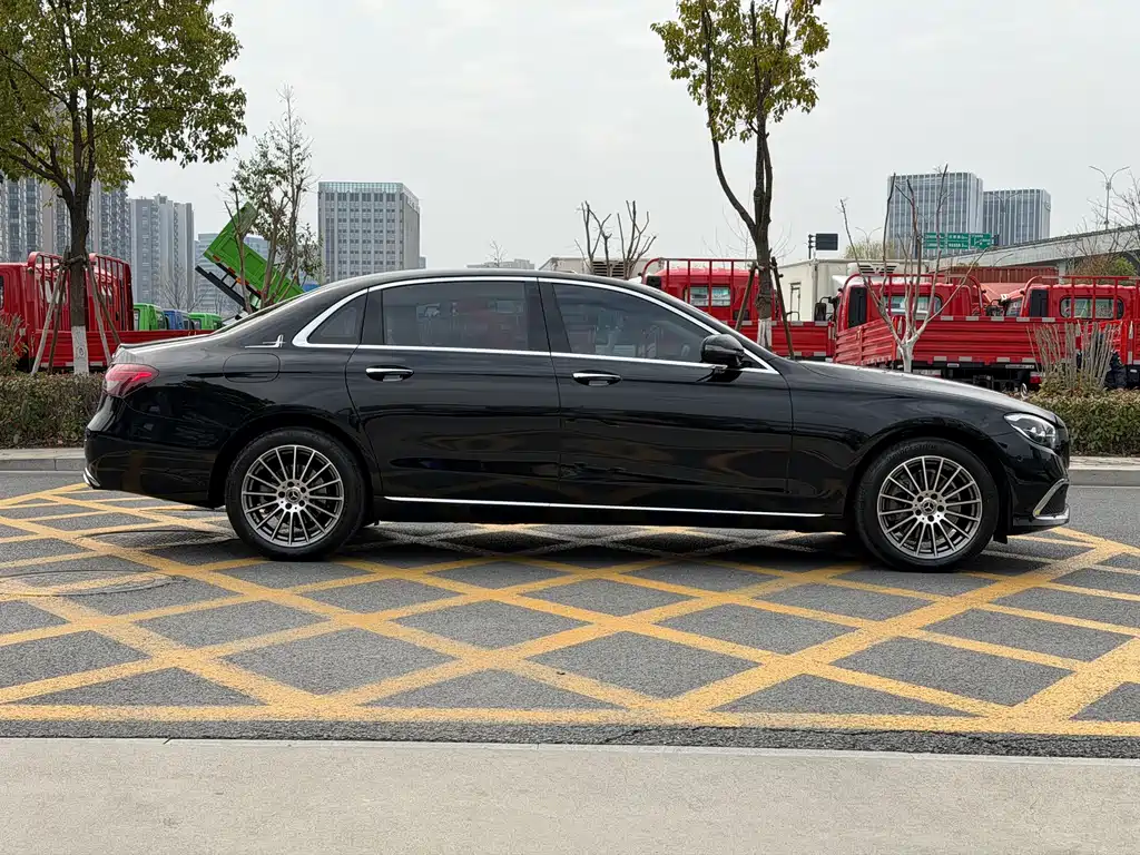 Mercedes-Benz E-Class 2023 E 260 L купить на сайте DeffCars
