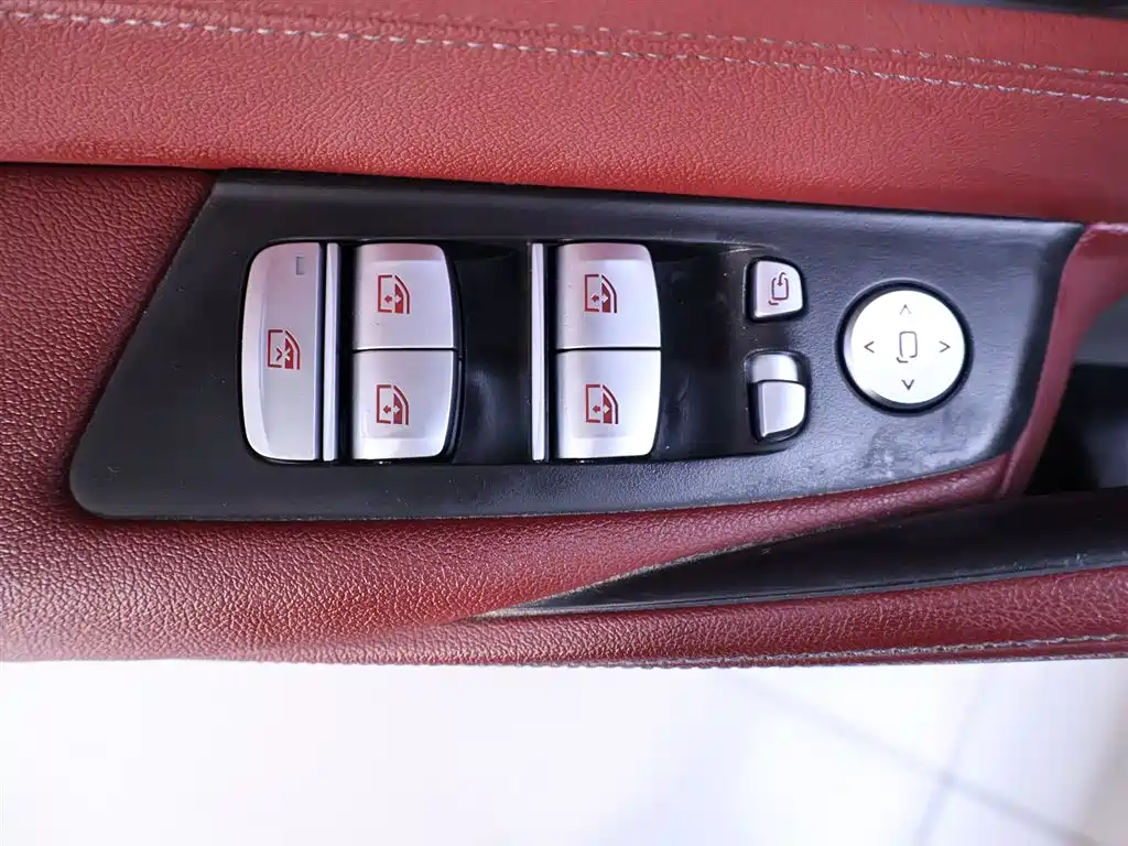 BMW 5 Series 2021 530Li Leading M Sports Package купить на сайте DeffCars
