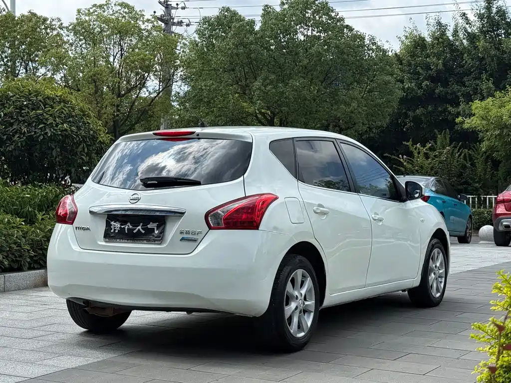Tiida 2014 1.6L CVT intelligent купить на сайте DeffCars