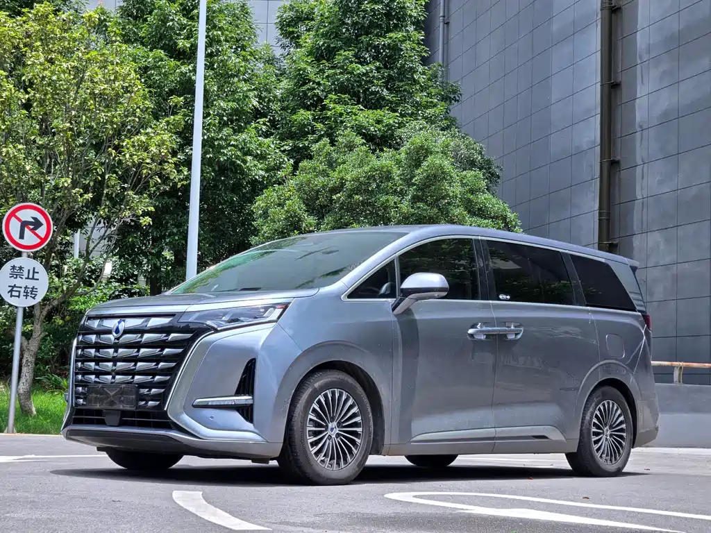 Denza D9 2024 DM-i 980 4WD Flagship купить на сайте DeffCars