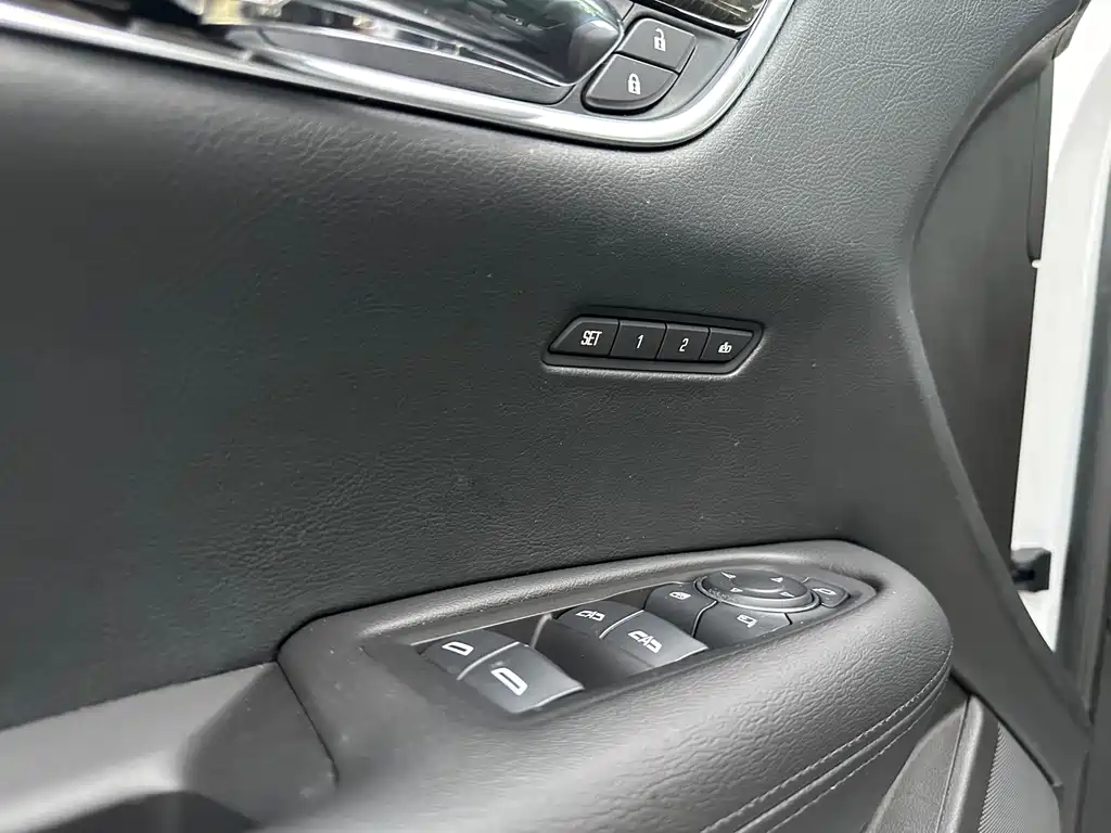 Cadillac XT5 2018 25T luxury model купить на сайте DeffCars