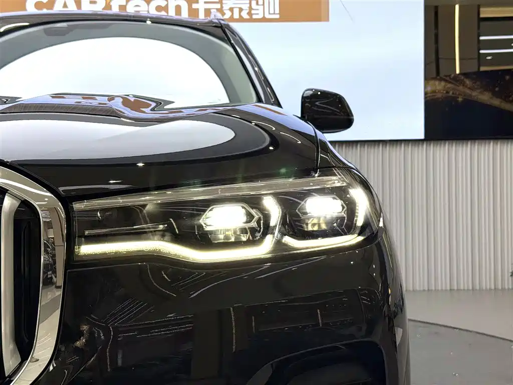 BMW X7 2022 xDrive40i Leading Luxury Package купить на сайте DeffCars