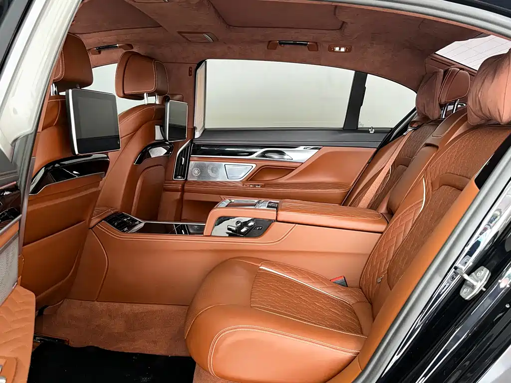 BMW 7 Series 2022 740Li xDrive Executive Luxury Package купить на сайте DeffCars