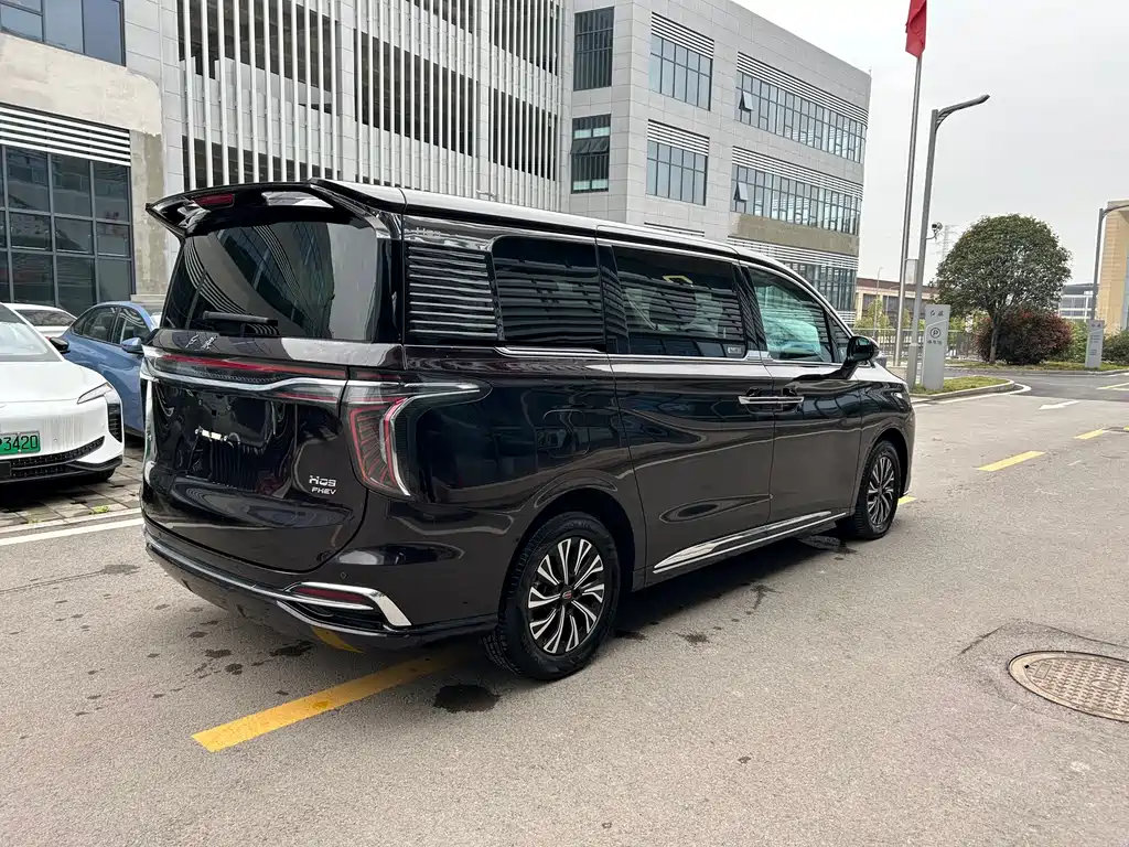 Hongqi HQ9 PHEV 2024 2.0T four-wheel drive business version купить на сайте DeffCars