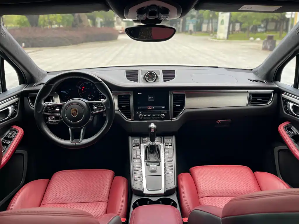 Macan 2017 Turbo 3.6T купить на сайте DeffCars