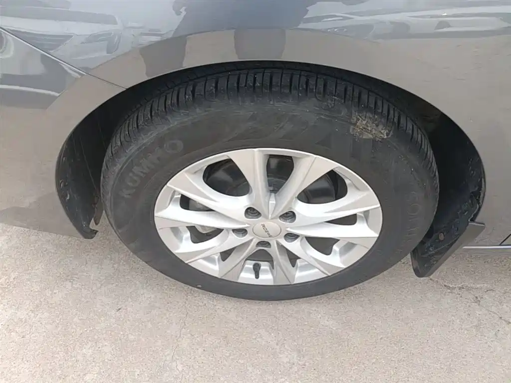 Roewe i5 2023 1.5L CVT Deluxe Edition купить на сайте DeffCars
