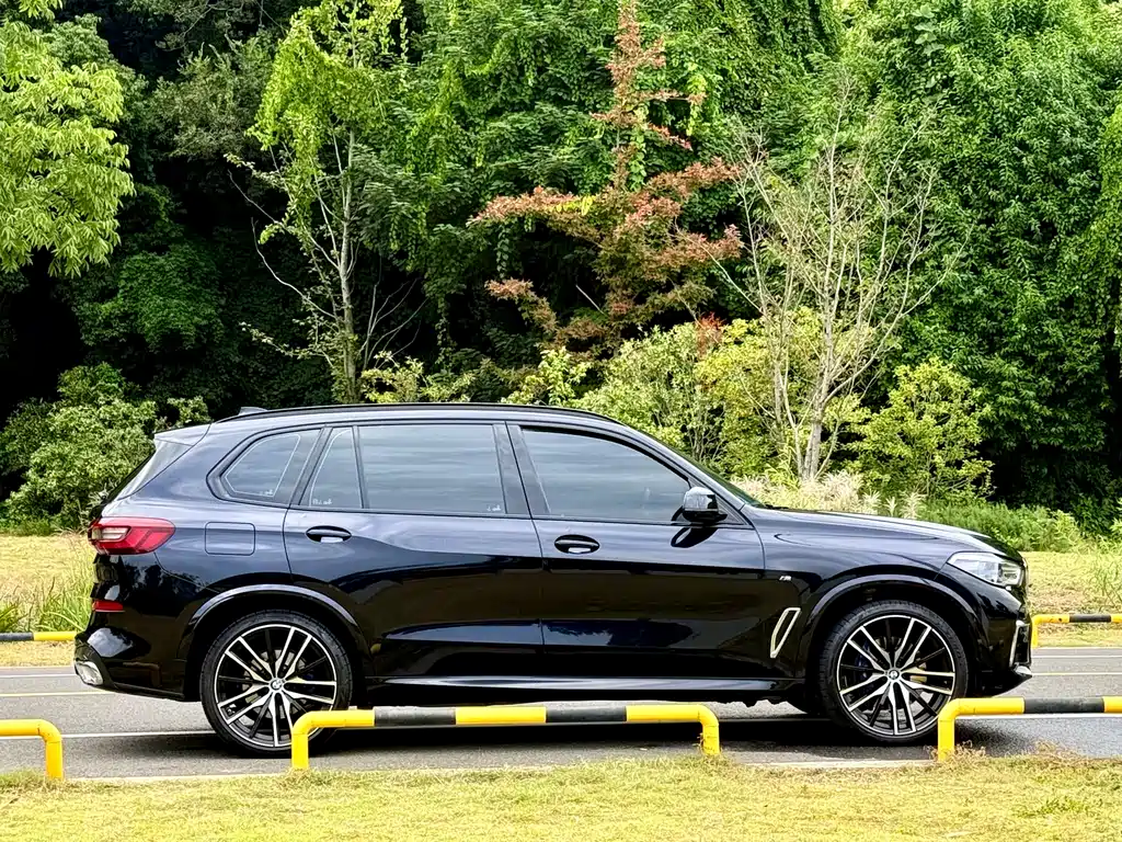 BMW X5 2022 xDrive 40Li Exclusive M Sports Package купить на сайте DeffCars