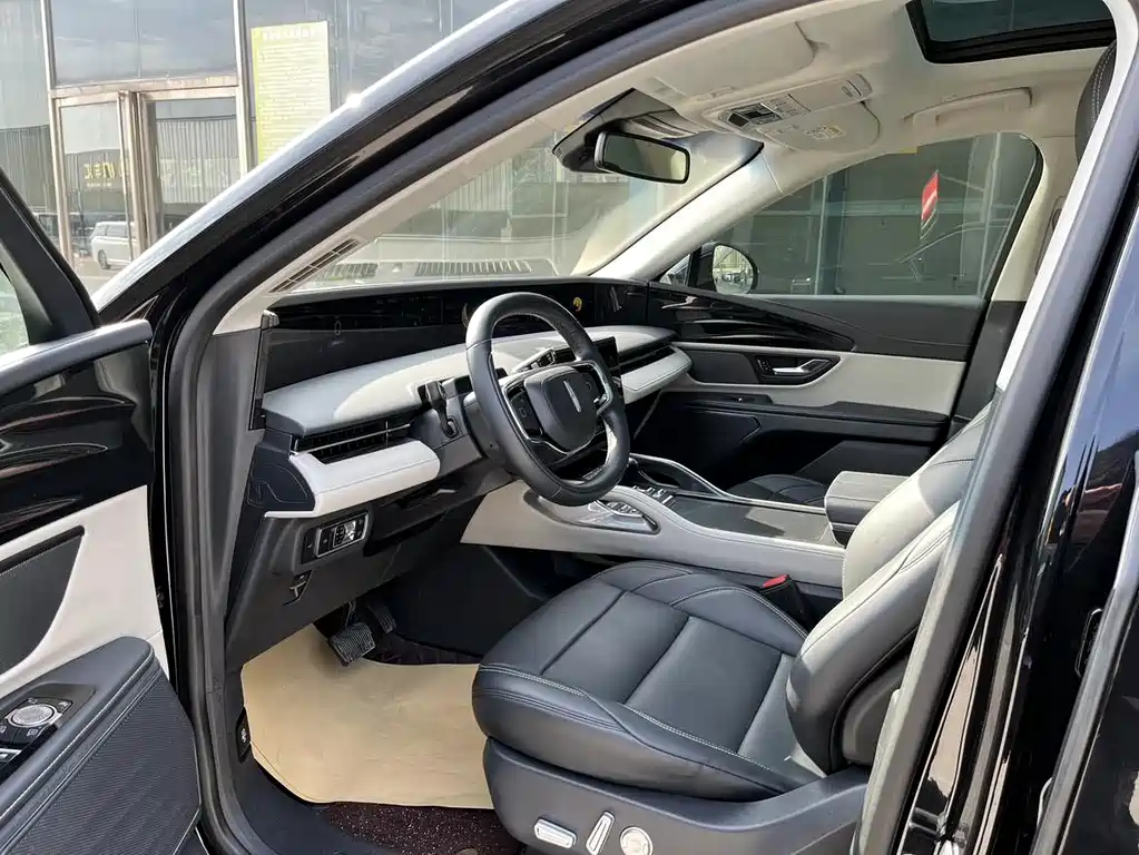 Voyager 2023 2.0T four-wheel drive premium version купить на сайте DeffCars