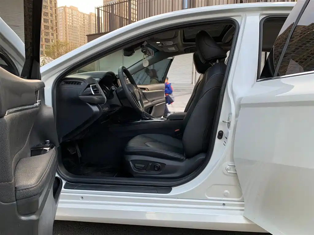 Camry 2021 Dual Engine 2.5HGVP Leading Edition купить на сайте DeffCars