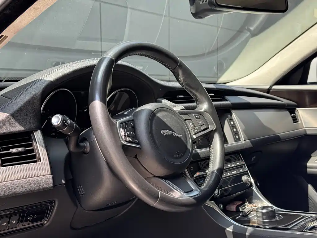Jaguar XFL 2018 XFL 2.0T 200PS Elite Edition купить на сайте DeffCars