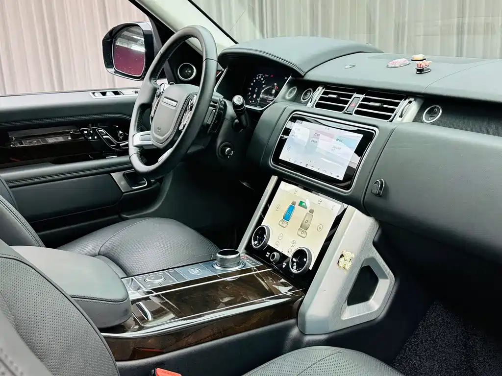 Range Rover 2021 3.0 L6 Legend Extended Classic Edition купить на сайте DeffCars